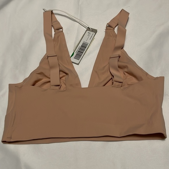 46EG.- The Invisible Bra. - Picture 7 of 7